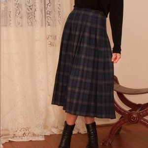 Classic Pendleton plaid 100% virgin wool pleated skirt holiday and Christmas